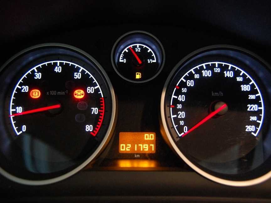 Загорелась ошибка check engine на автомобиле opel insignia, что делать и куда обращаться