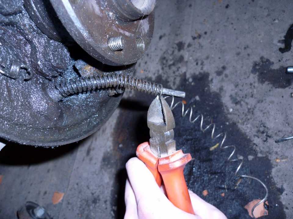 Замена троса привода ручного (стояночного) тормоза
