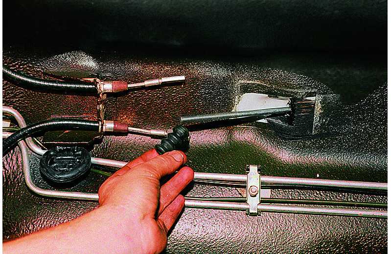 Как заменить трос стояночного тормоза - автомобильный портал automotogid
