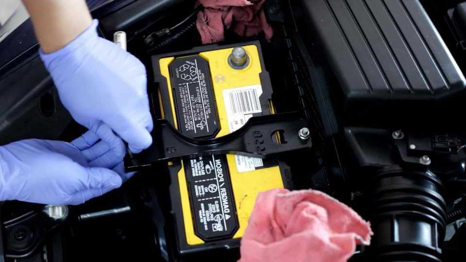Как выбрать и заменить штатный аккумулятор на cl7-cl9?