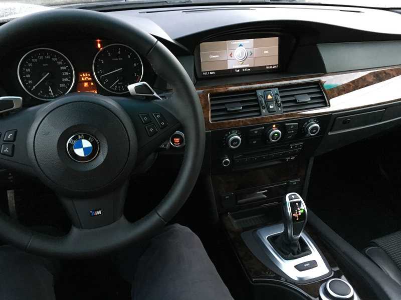 Е60 3.0 бензин. Комплектации BMW e60. BMW e60 2.5. BMW e60 салон. BMW e60 2.2.