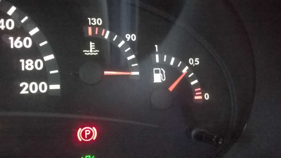 Как посмотреть сколько бензина осталось приора