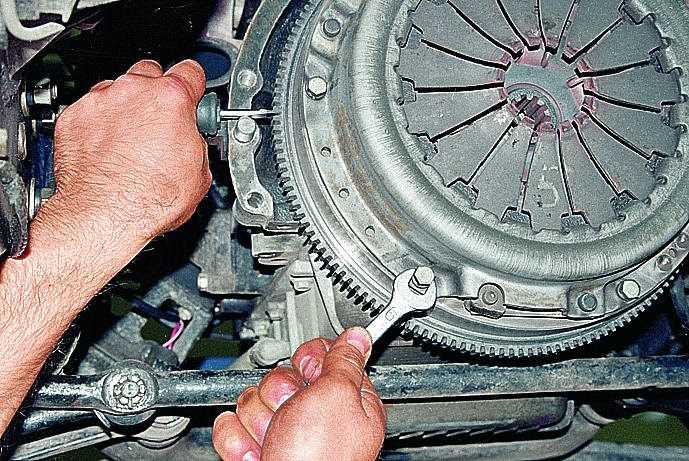 Honda accord снятие, проверка состояния и установка компонентов сборки сцепления