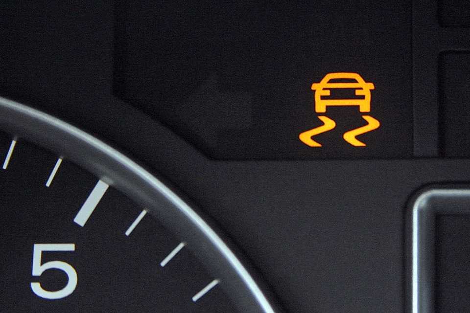 Загорелась лампа ESP OFF на Hyundai Tucson, что это значит и как сбросить ошибку  Отвечают профессиональные эксперты портала