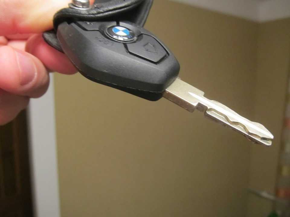Как вытащить ключ из машины