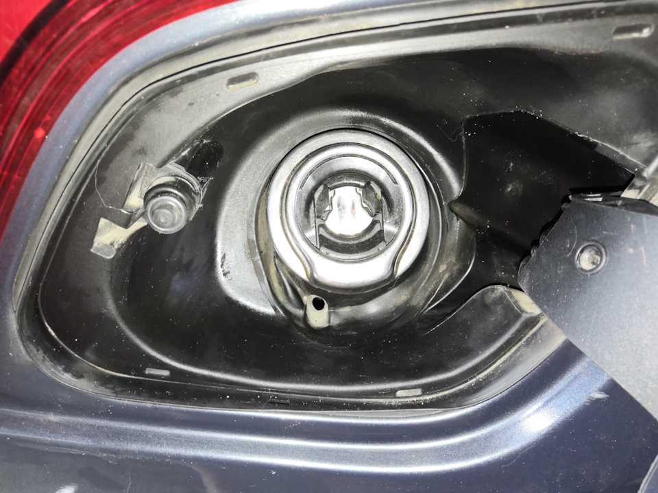 Сломалась крышка расширительного бачка на автомобиле форд фокус 2 с фото и видео