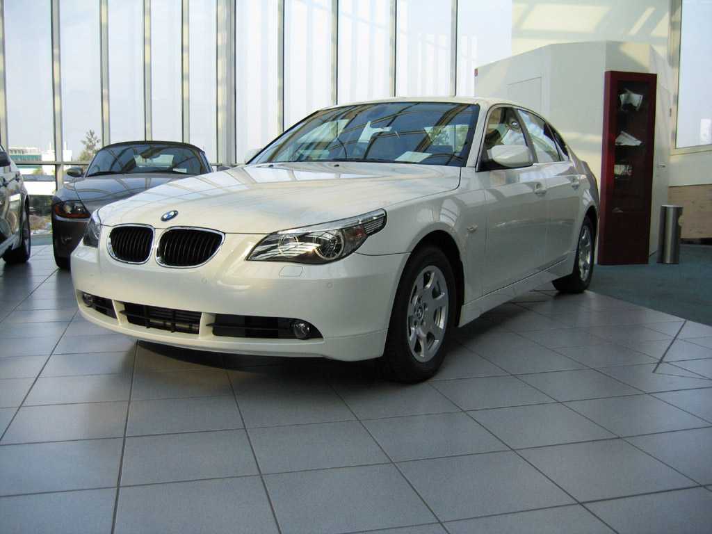 Bmw 525i e60. BMW 525 e60 белая. BMW e60 520. БМВ 520d e60. BMW e60 XDRIVE.