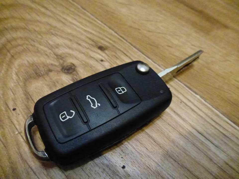 как привязать ключ шкода октавия а5